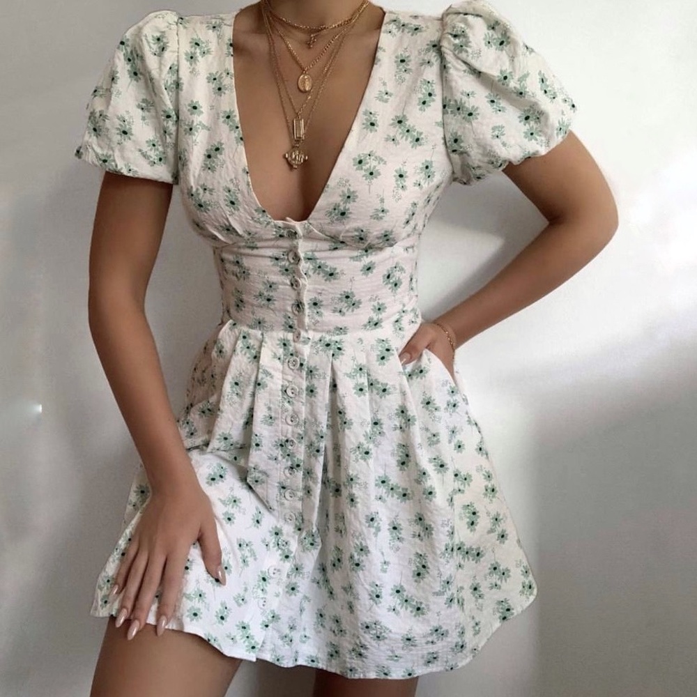 Showpo. Dovie Dress in Sage Floral